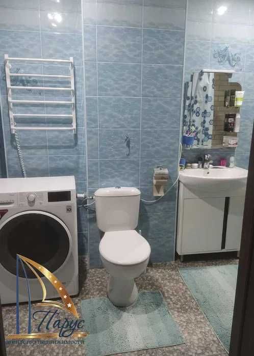 Продам 2 ком полнометражную квартиру ул. Независимой Украины 2/4