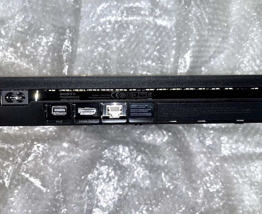 Iгрова приставка Sony PlayStation 4 Slim (PS4 Slim) 500 ГБ + 2 джойстика
