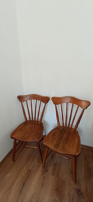 Krzesła drewniane - 4 sztuki