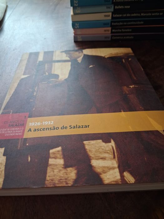 Coleção de livros de ciências politicas