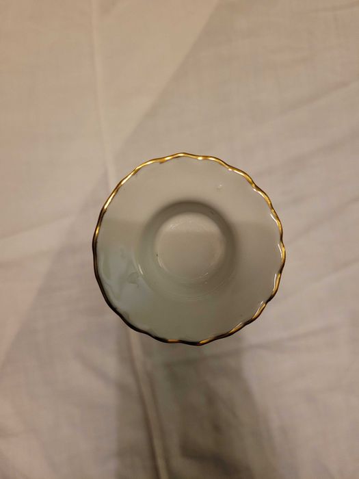 Porcelanowy wazon, świecznik i serwetnik z Chodzieży