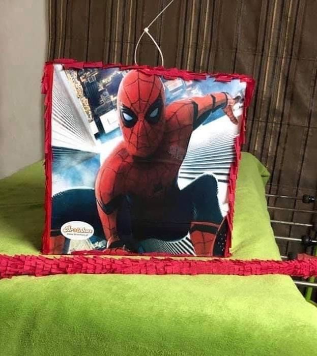 Pinhatas com recheio personalizadas