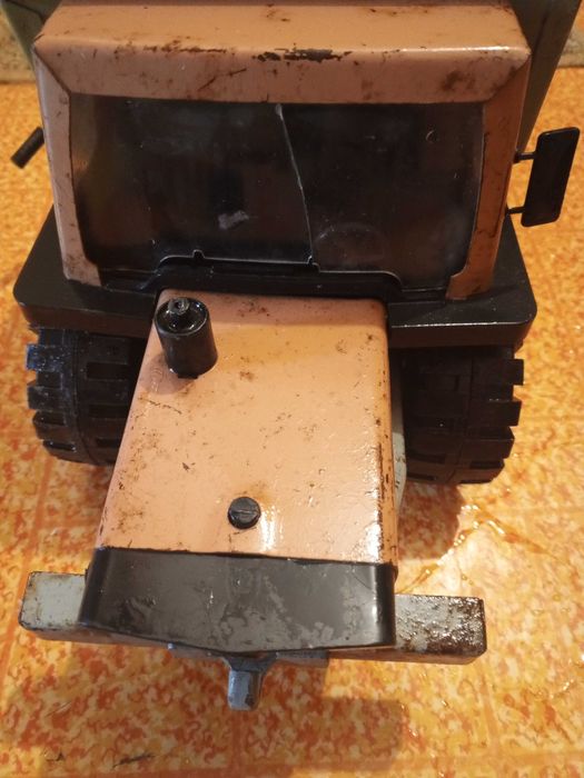 Большой жестяной самосвал СССР