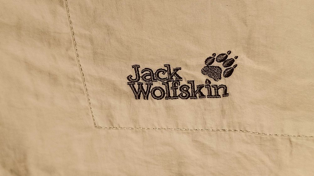 Męskie krótkie spodnie turystyczne JACK WOLFSKIN r.M stan bardzo dobry