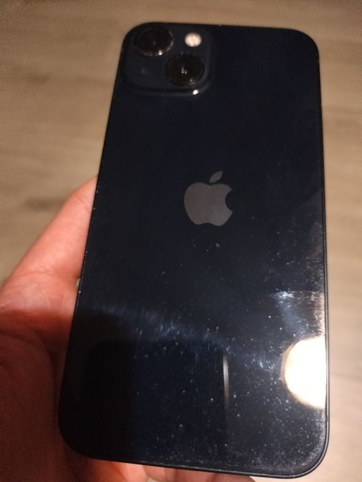 iPhone 13 ciemny