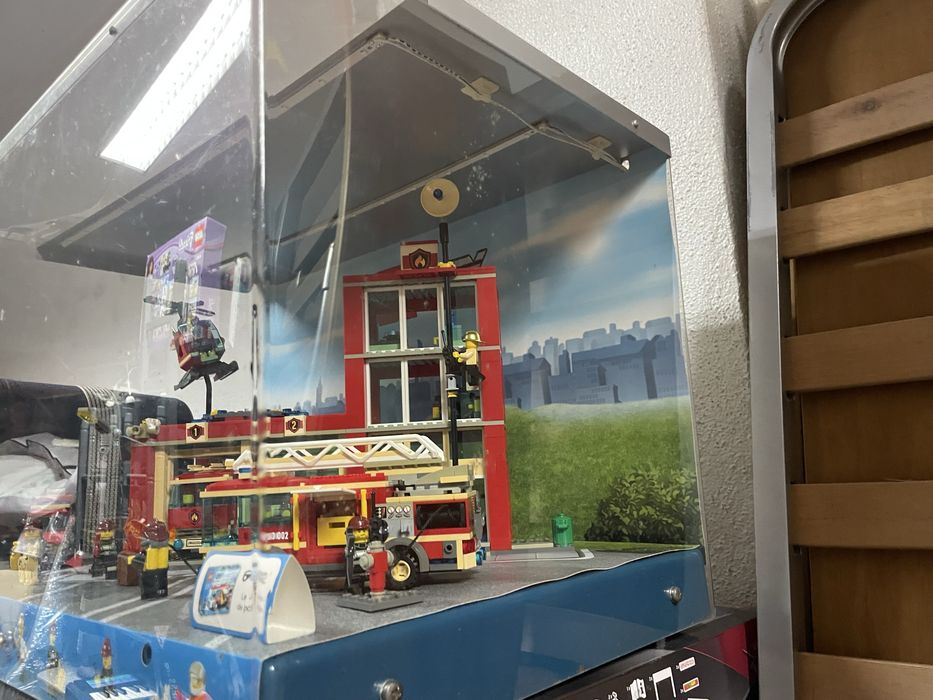 Lego expositor quartel de bombeiris