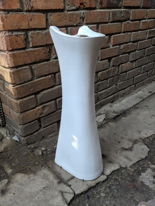 Нога п'єдестал на раковину