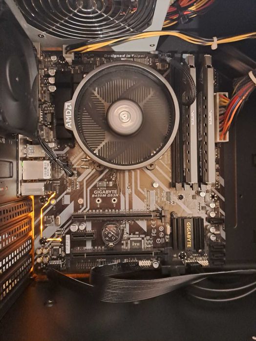 PC Gaming Ryzen 5 3400G / 8GB DDR4 / Windows 11