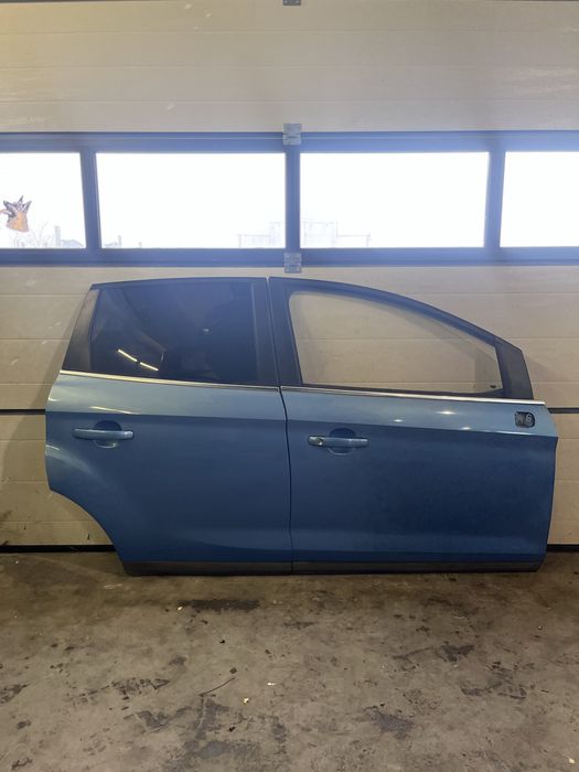 Drzwi przednie tylne Q8 prawe Ford Kuga MK1