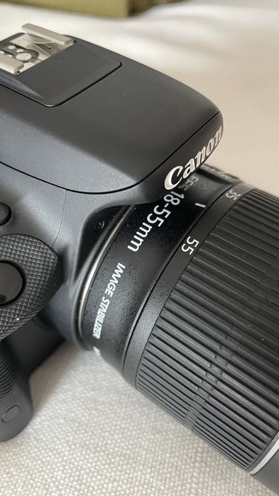 Câmara Fotográfica Canon EOS 100D + Objectiva EFS 18-55mm