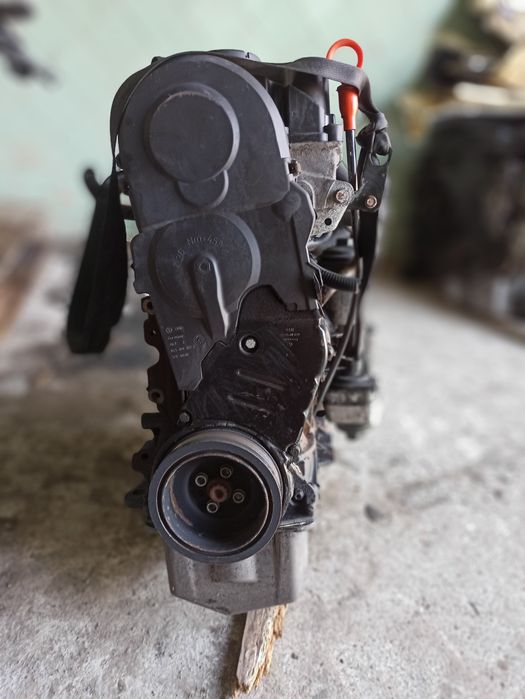 Двигун мотор двигатель BRS BRR VW T5 transporter multivan 1.9 TDI