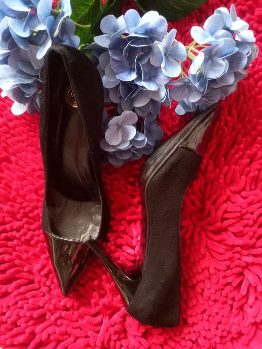 Buty szpilki czarne DL 40, 39 lakierki zamsz boho, must have