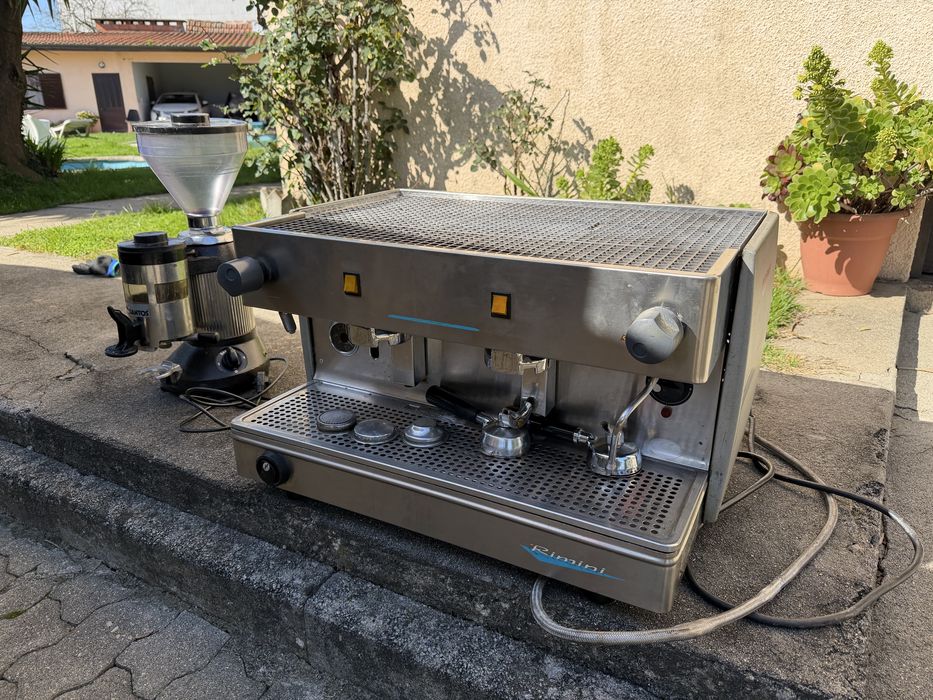 Maquina de Cafe + Moinho Profissional