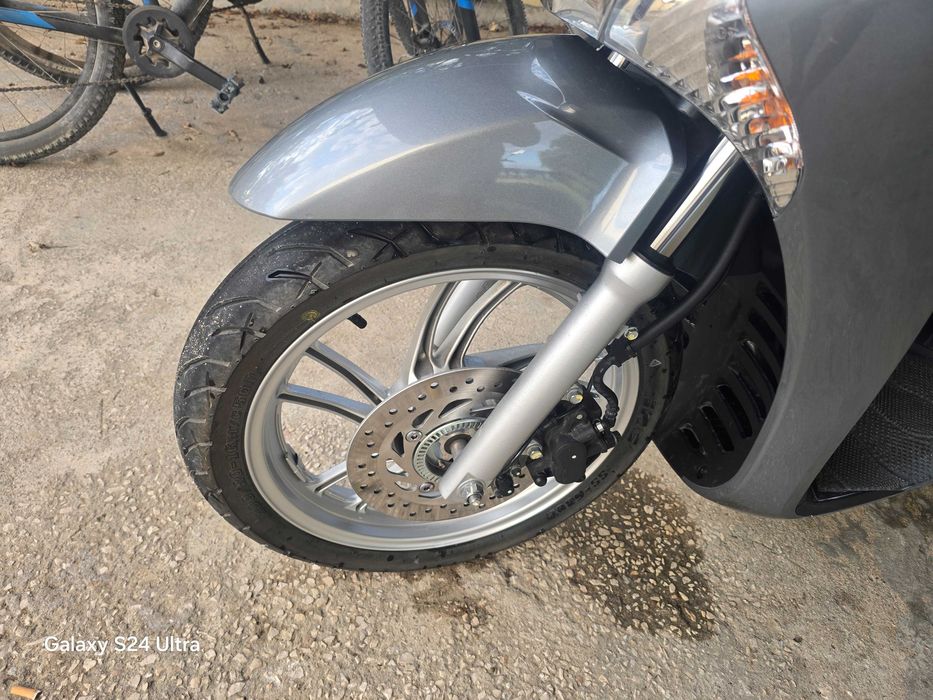 É uma nova scooter. ou é possível Troca com carro