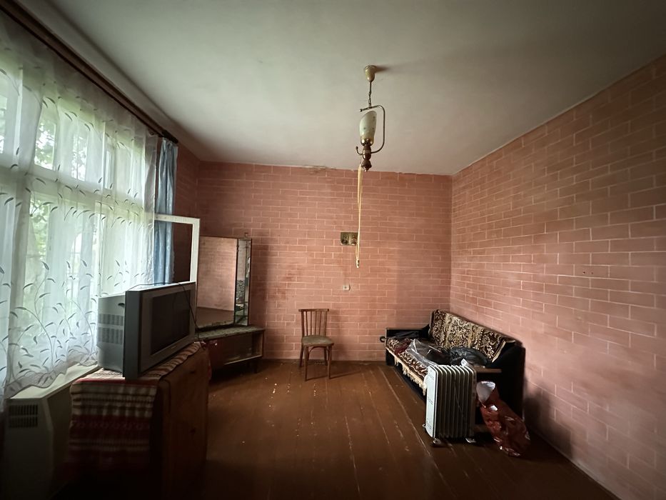 Продається цегляний будинок в гарній локаціі ,поблизу Трускавця.