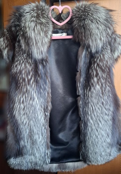 Хутряний жилет із чорнобурки S з шкірою