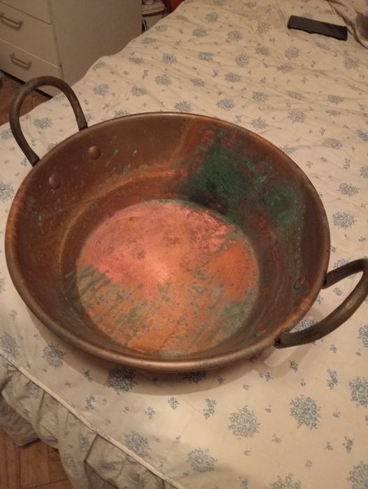 Alguidar antigo em cobre