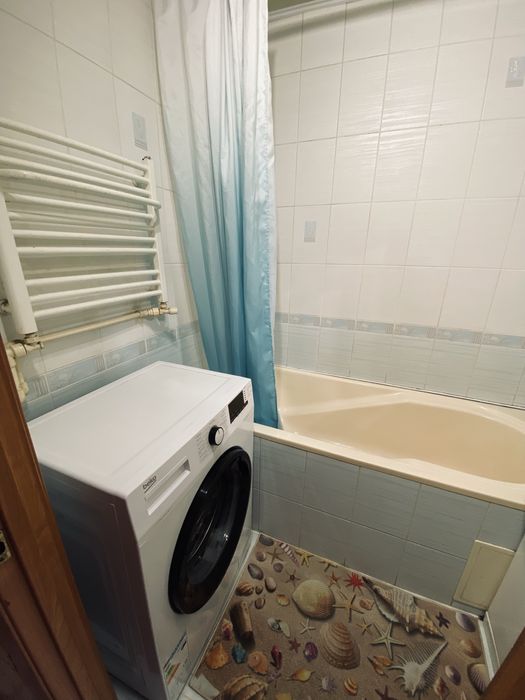 Здаю в довгострокову оренду