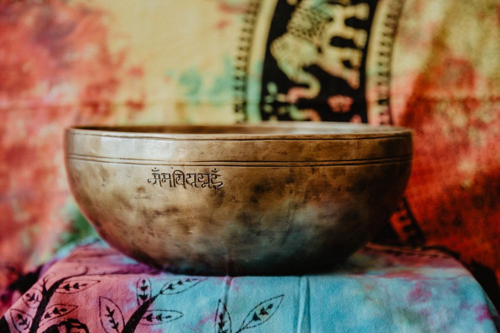 Taças tibetanas de vários tamanhos, feitios e formação