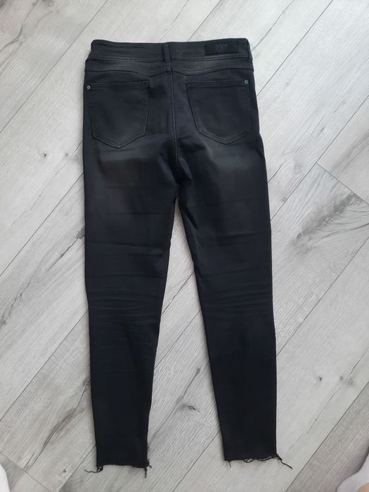 Skinny jeans Reserved 36 S czarne przetarte
