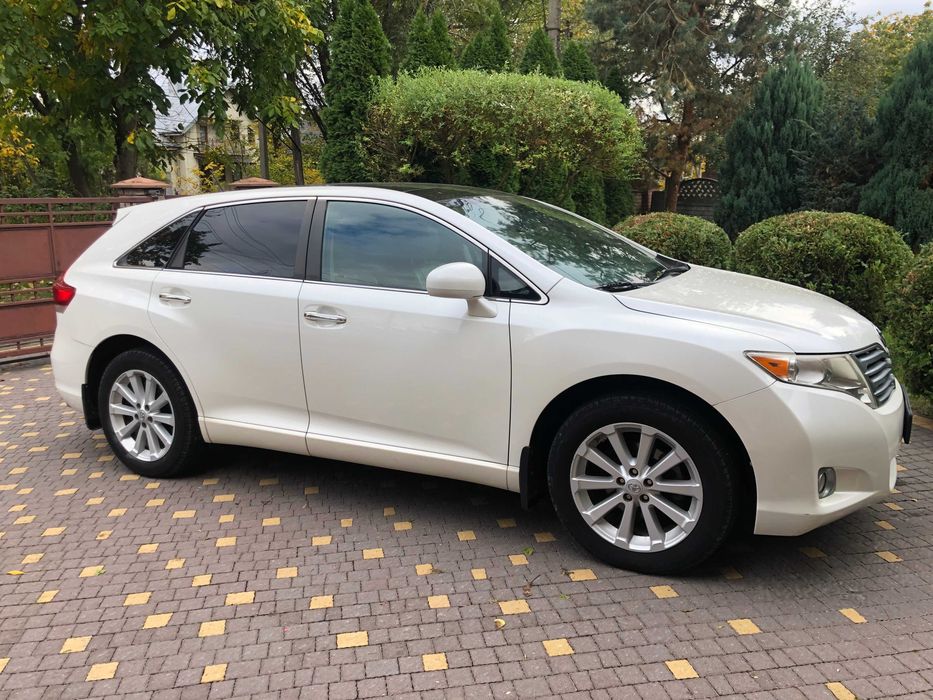 Toyota Venza 2011, офіційна,не Америка.