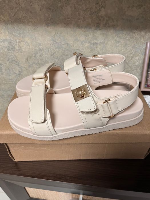 Продам нові босоніжки Steve Madden