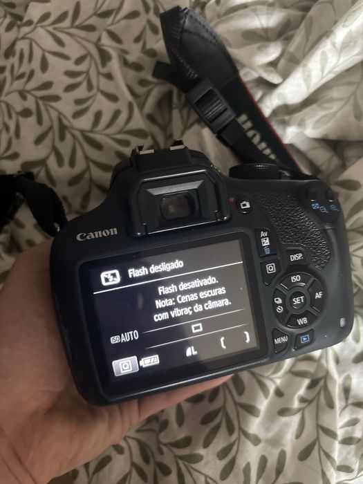 Camara fotografica canon 1200D