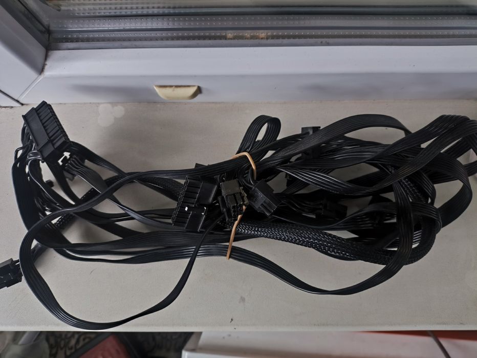 Блок живлення Thermaltake 750 W