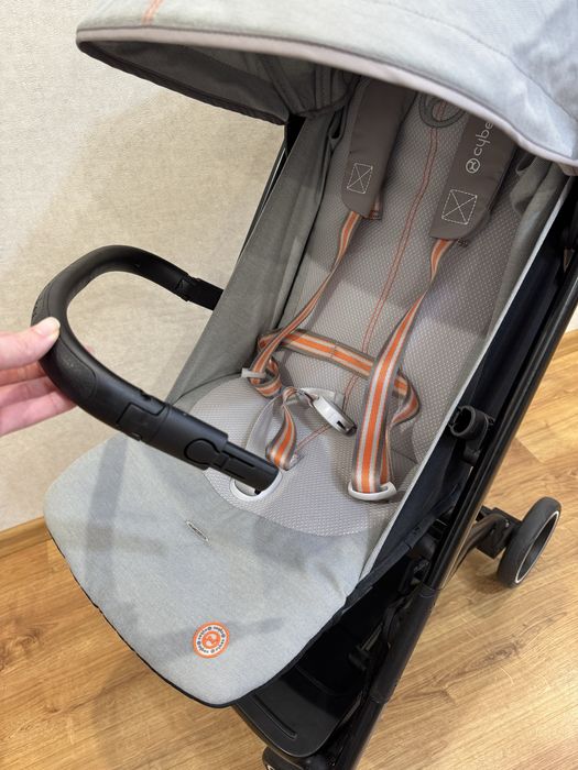 Прогулянкова коляска cybex beezy стан нової