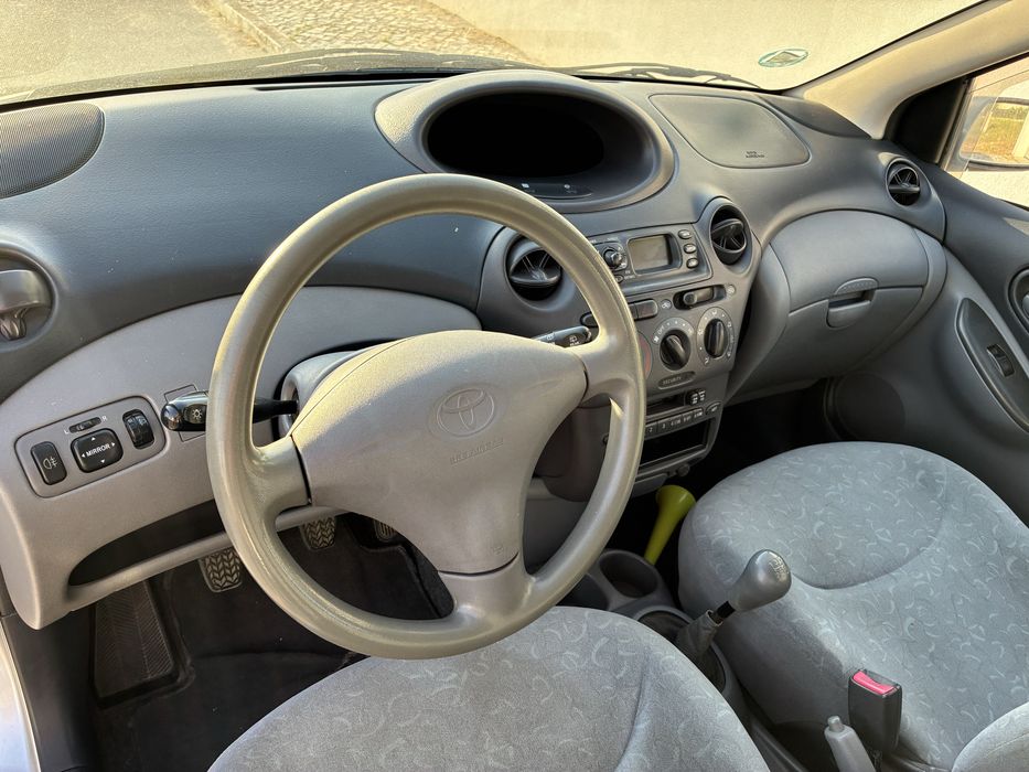 Toyota Yaris 2000