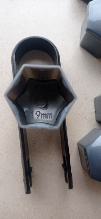 Tampa jante 19 mm cinza Novo