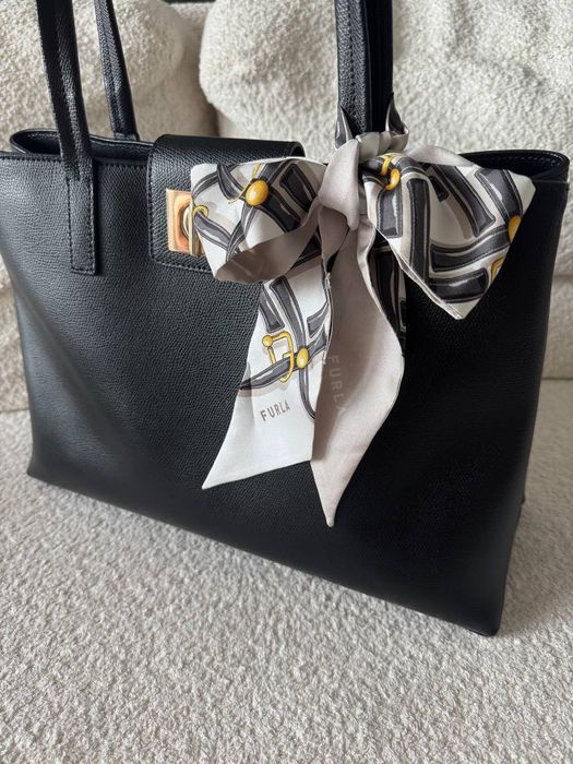Piękna jedwabna opaska Furla na torebkę