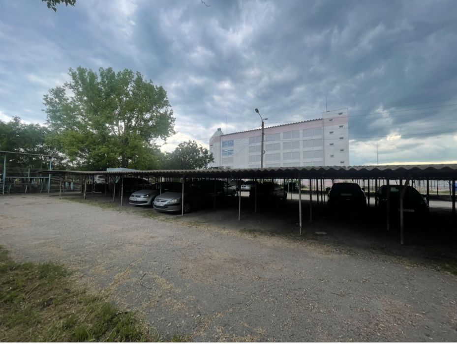 Парко-місце на критій стоянці Таїрова