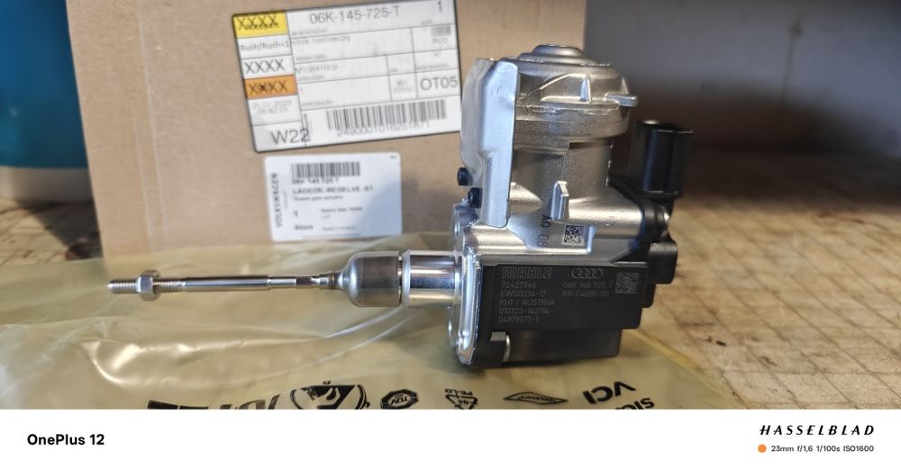 Silnik Nastawczy Turbiny OE 06K145725T V465