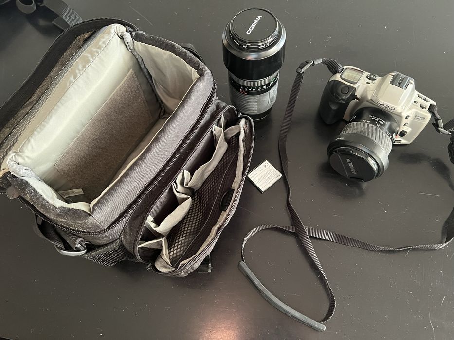 Vendo maquina fotografica minolta