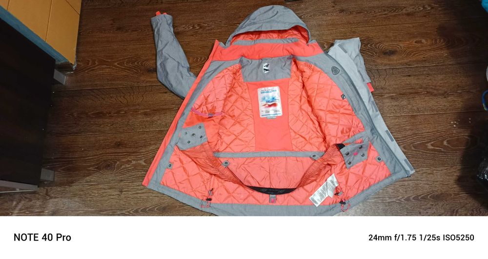 Kurtka narciarska 4F S damska zimowa membrana 8000