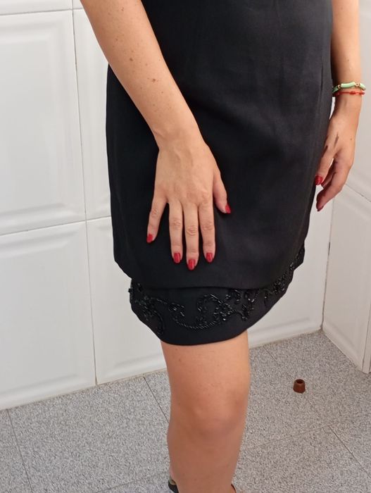 Vestido formal e classico cheio de pormenores lindissimos