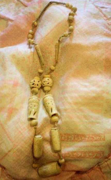 Colar de osso africano