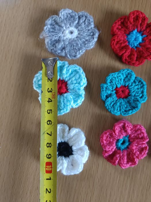 Kwiatki naszywki 10szt handmade 3d