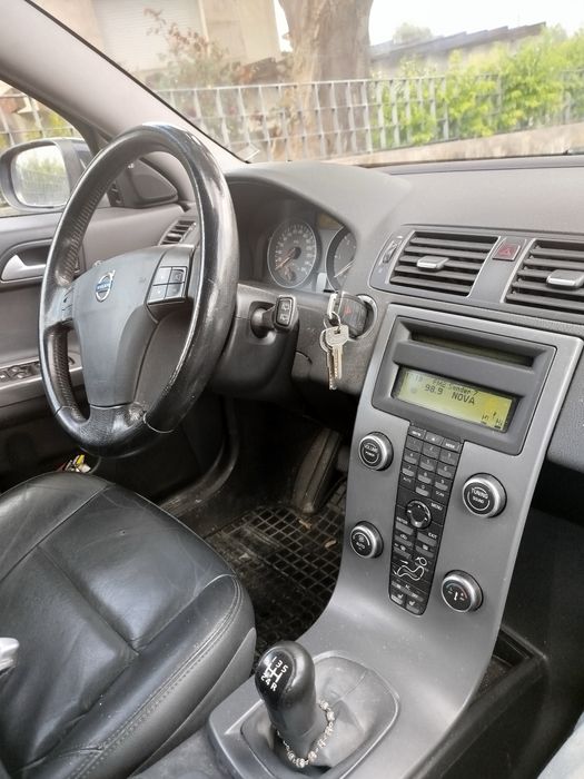 Topo de Gama Volvo V50  Nivel III c\ estofos pele c\ bliss avisar transito  C\ Nova  Carinha