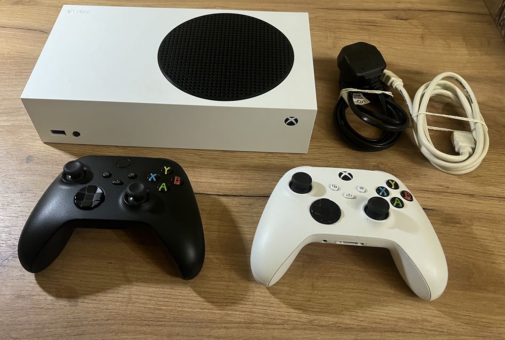 Консоль MICROSOFT XBOX SERIES S 512GB White Б/У + Геймпад 2 шт.
