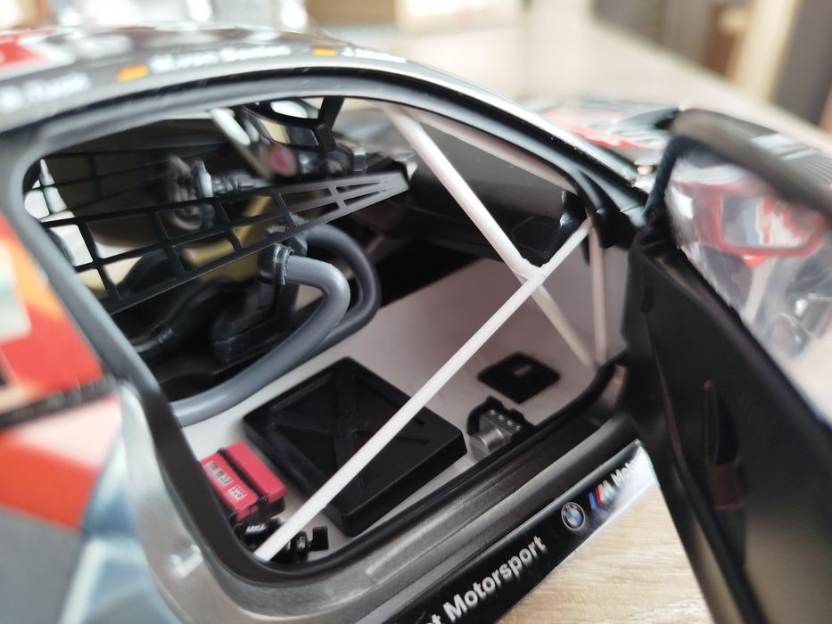Model BMW M4 skala 1:18