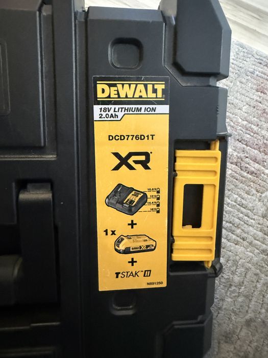 Wiertarko wkrętarka dewalt  DCD776 akumulatorem i ladowarka + walizka
