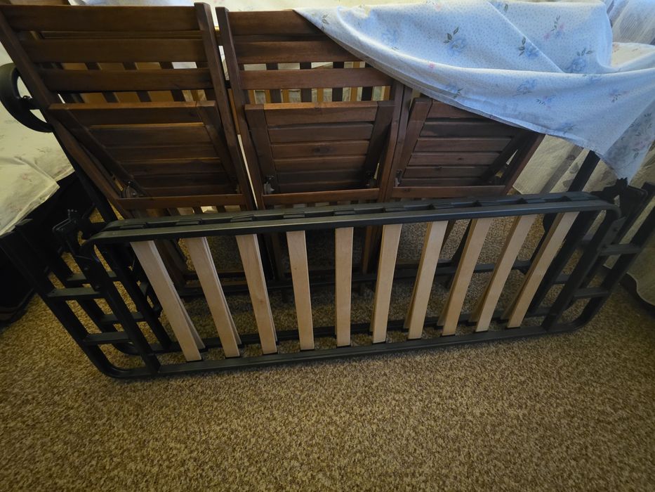 Cama com estrado