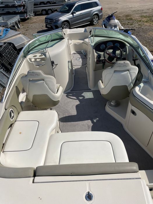 2007 Sea Ray 220 Sundeck