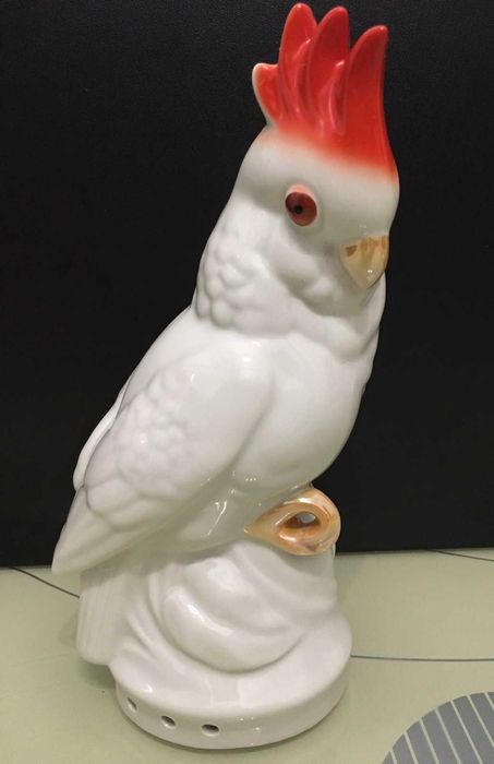 Фарфоровая статуэтка - Попугай с  гребешком. Городницкий завод СССР