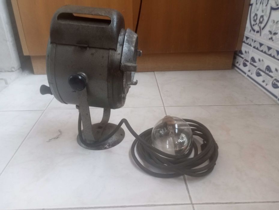Projector de luz antigo Cremer