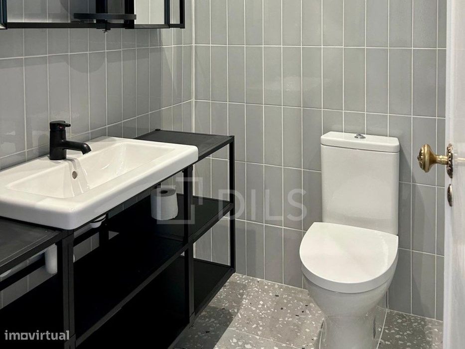 Apartamento T2 com áreas amplas e elevador em Alcabideche, Cascais