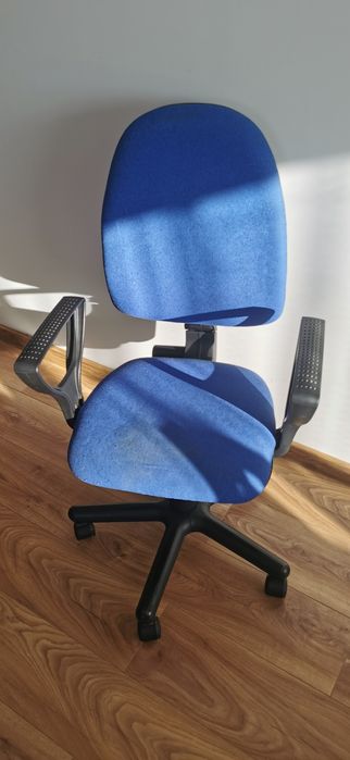 Krzesło obrotowe do biurka niebieskie