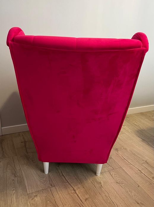 Fotel Uszak z podnozkiem malina/fuksja